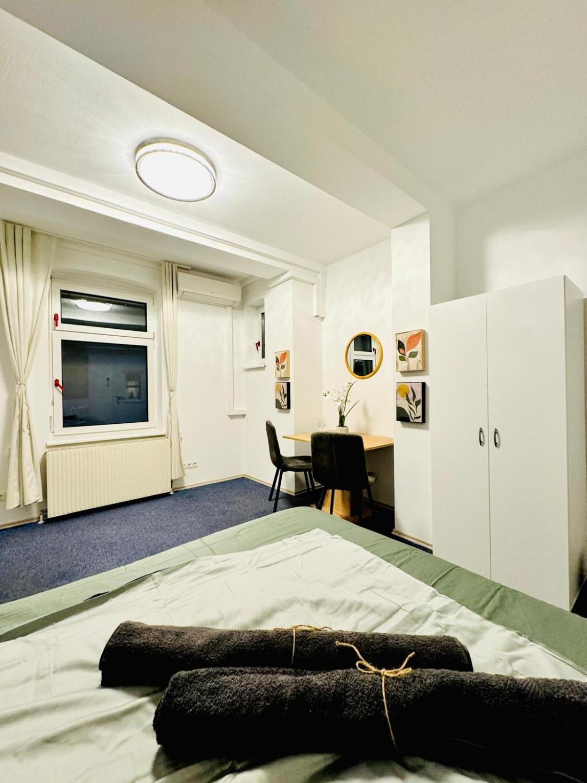 Appartement Bright Stay, 7br Shared Only 13min To Belvedere Palace Wenen
