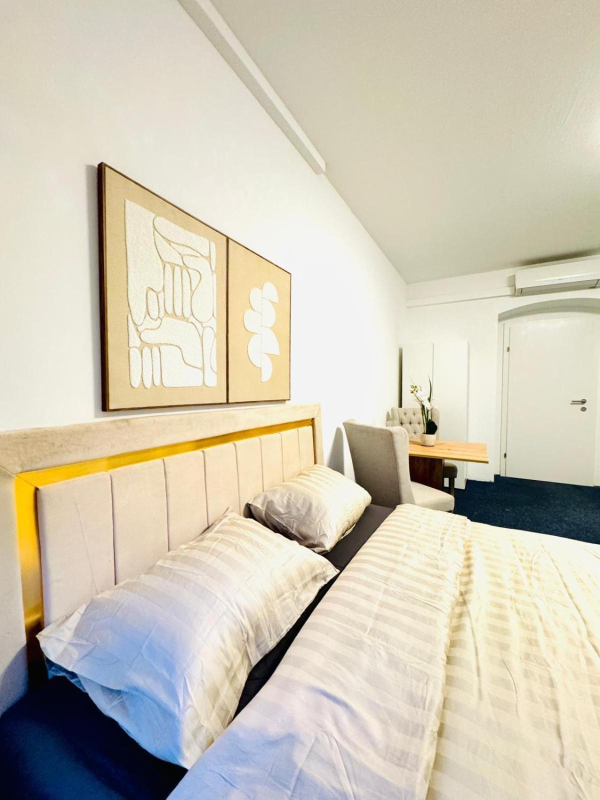 Bright Stay, 7br Shared Only 13min To Belvedere Palace Appartement Wenen