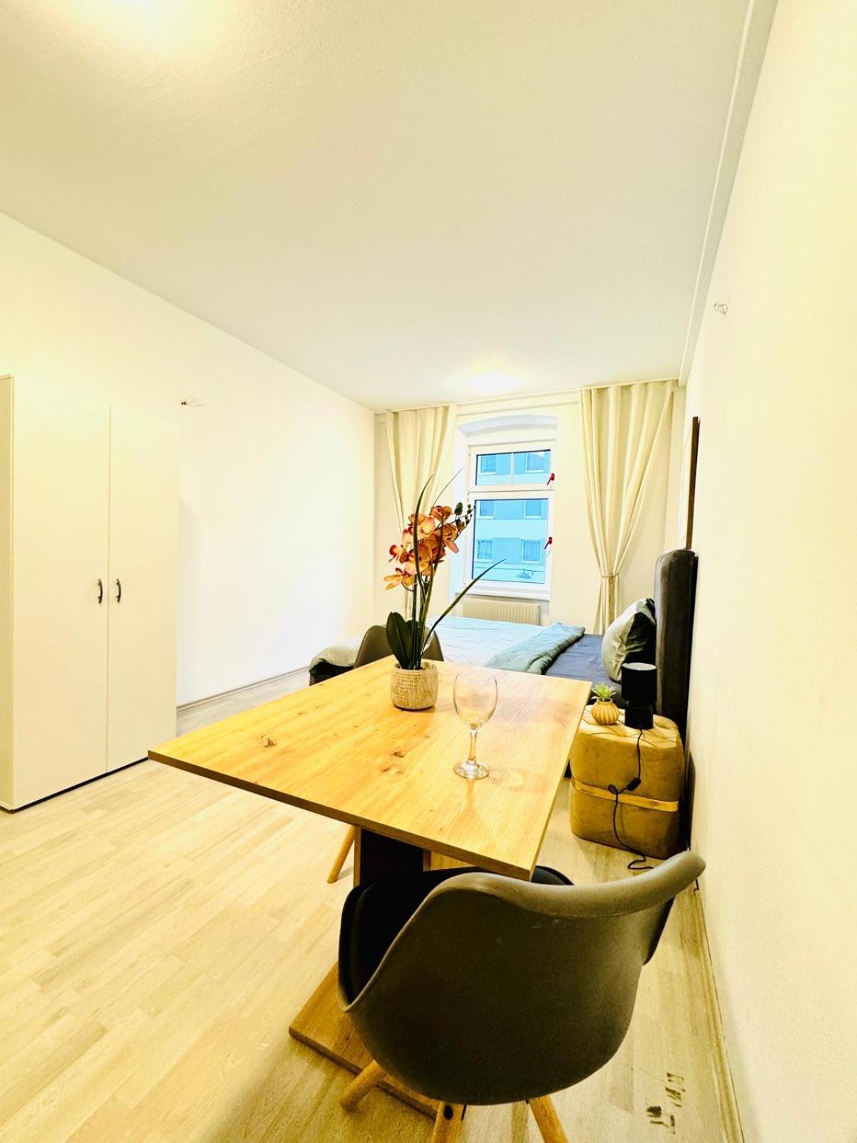 Bright Stay, 7br Shared Only 13min To Belvedere Palace Appartement *